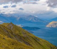 Zicht op Lake Wanaka gezien vanaf Roys Peak