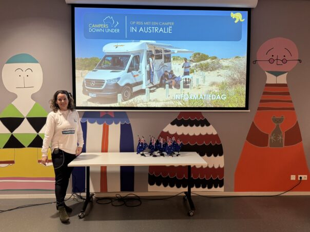 Karin Kramer, eigenaar van Campers Down Under, geeft presentaties over camperreizen in Australië en Nieuw-Zeeland tijdens Informatiedag in Utrecht