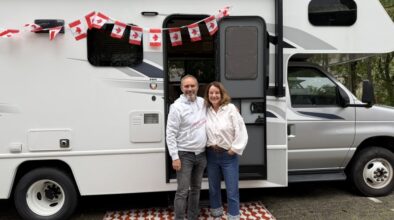 Peter-en-Karin-voor-Fraserway-C-Large-Camper-Canada